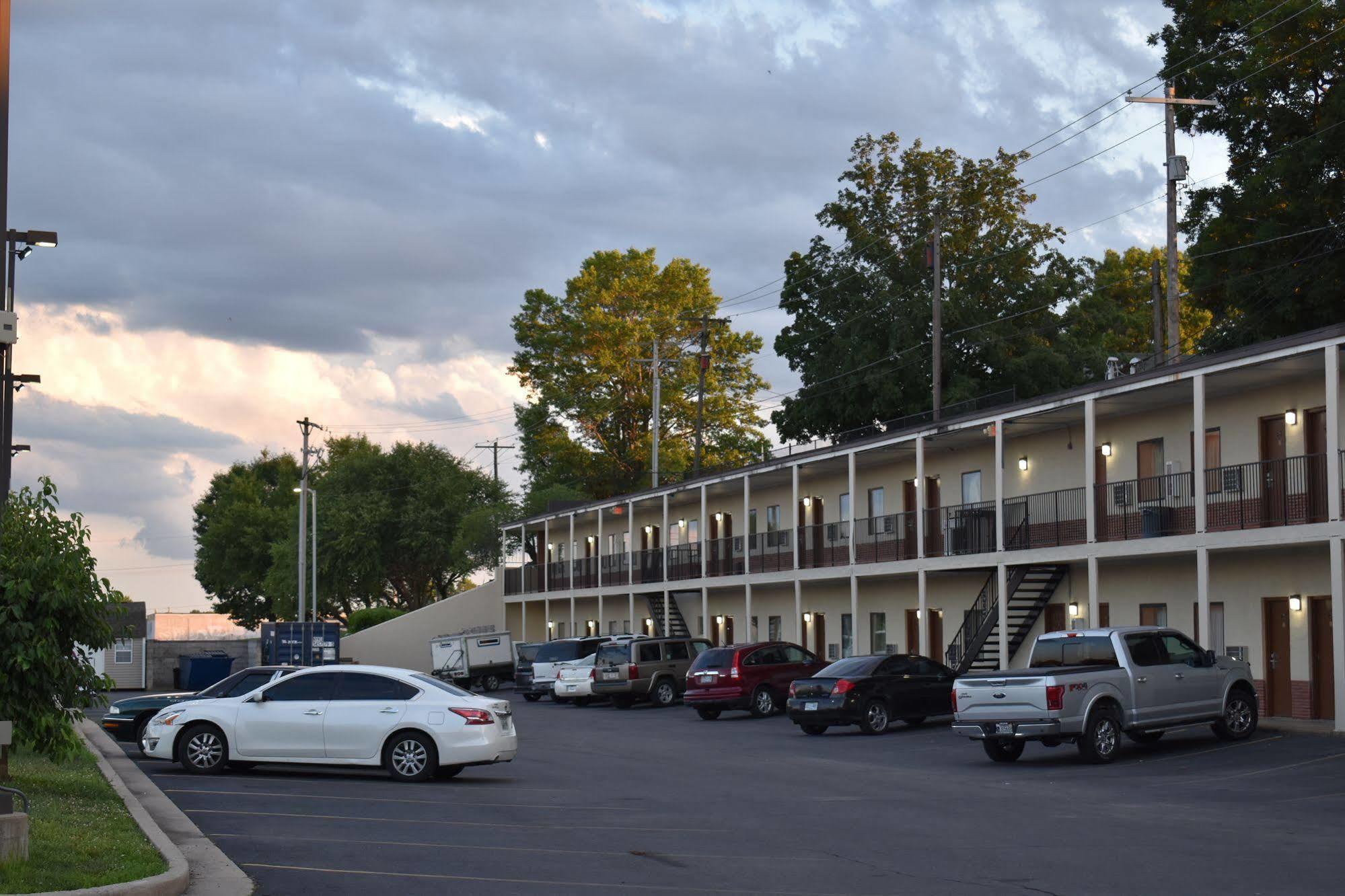 Town House Inn Cape Girardeau Εξωτερικό φωτογραφία